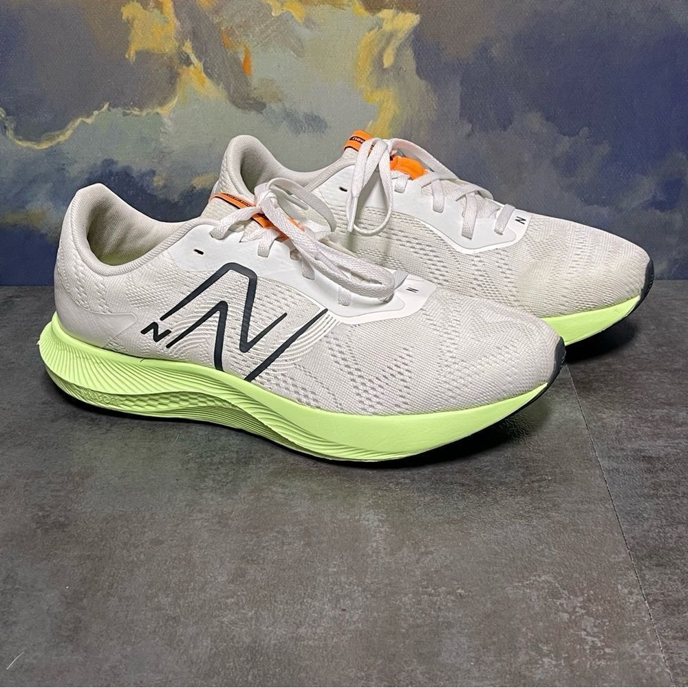 New Balance DynaSoft Pro Run v2 Women's White Running Shoes Size 10B